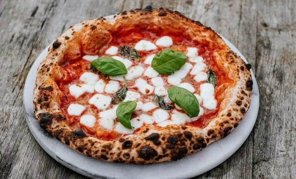 La pizza napolitaine : l'authentique saveur italienne