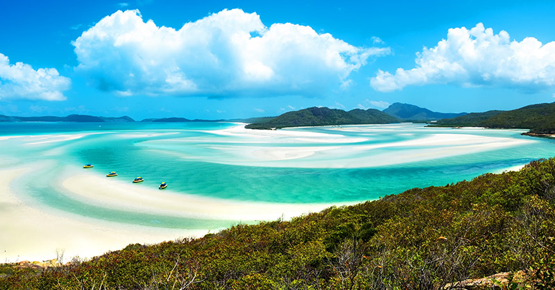 Image représentant Whitehaven Beach   avec la mer turquoise  et sable blanc.